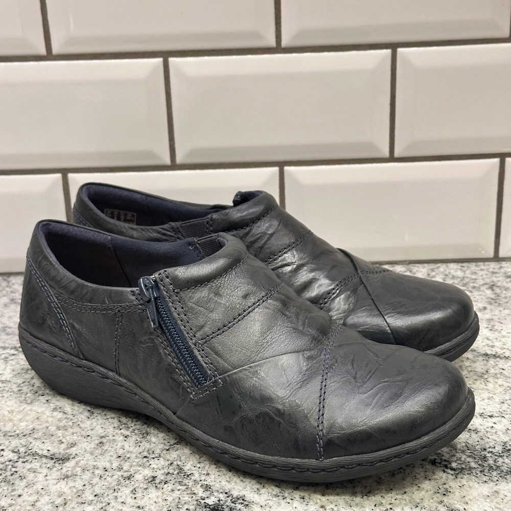 Clarks Women's Navy Leather Slip On Comfort Shoes with Side Zip‎ Size 9